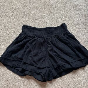 Hollister Ultra High Rise Skirty Short - Black - Small